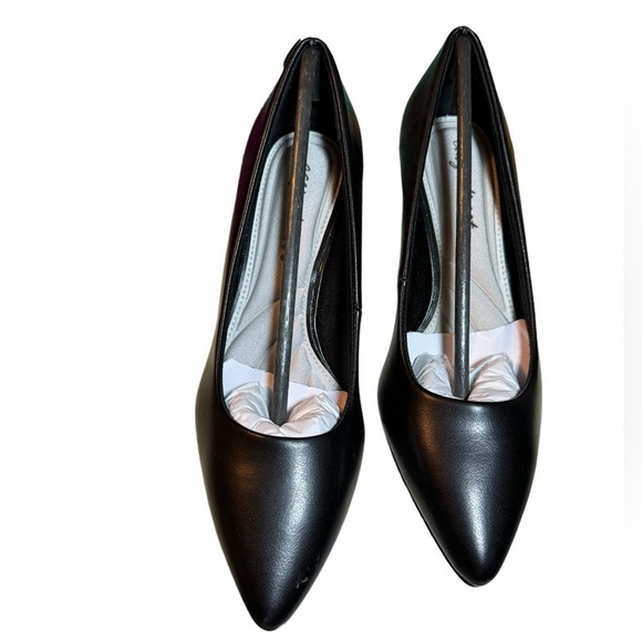 Easy Street Pointe Pumps Size 7.5 N - Picture 4 of 8